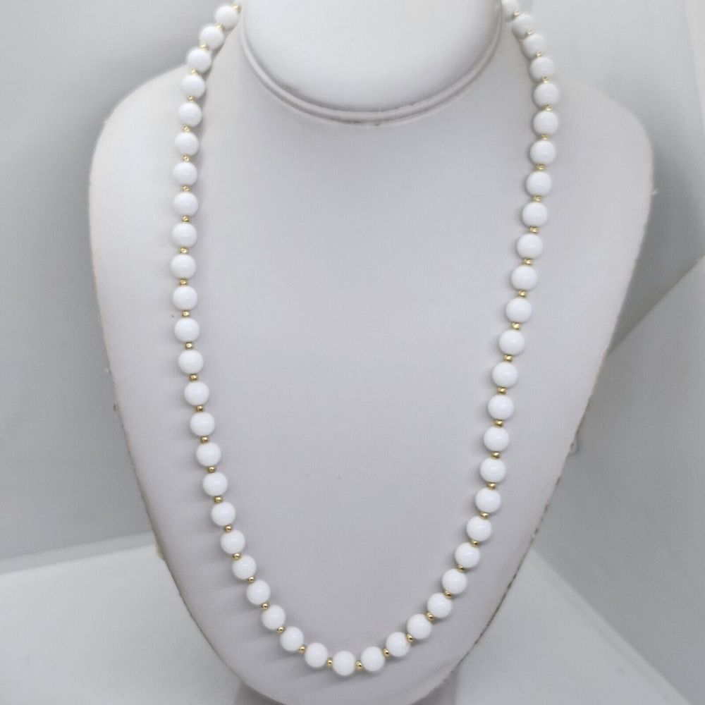 Elegant White Beaded Necklace Gold Tone Accents Classic Style